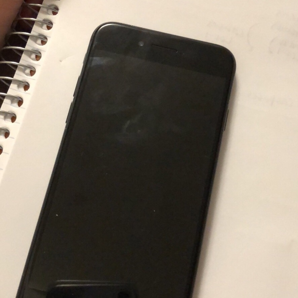 iPhone7 in almost perfect condition. 32GB t-mobile